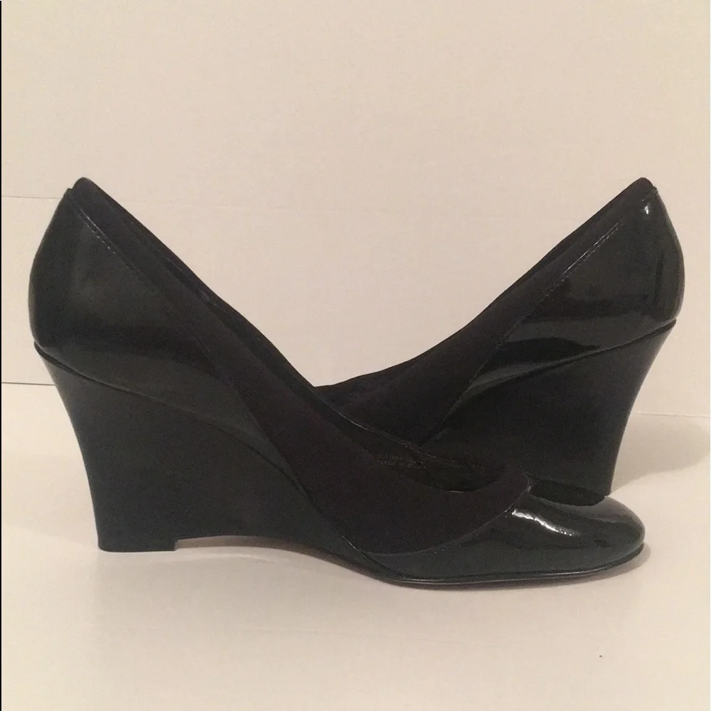 Ellen Tracy Patent Leather Wedge Pumps - Picture 3 of 13